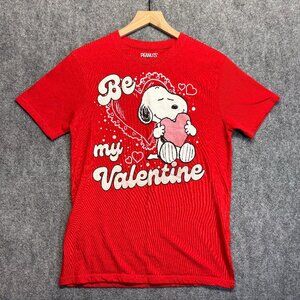 Peanuts brand Snoopy Be My Valentine Red Small Tshirt